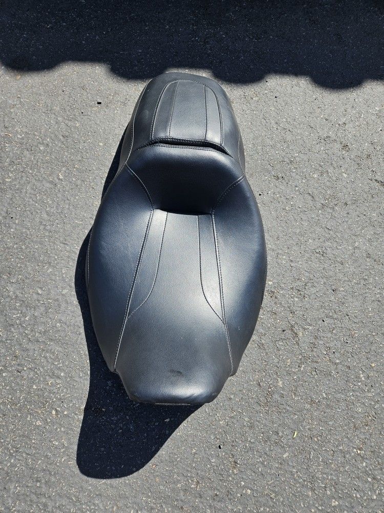 Harley Davidson Touring & Softail Deluxe Seats