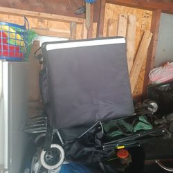 Food Delivery Expert Packir.con Still Everything Inside Its Box It Even Come With Its 20x20 Inches Metal Rack To Hold Da Backpack