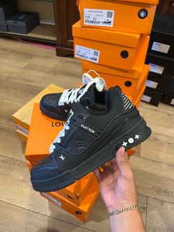 £V Shoes