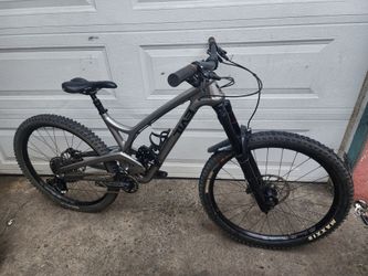 2021 Evil Insurgent LS carbon fiber full suspension mountain bike