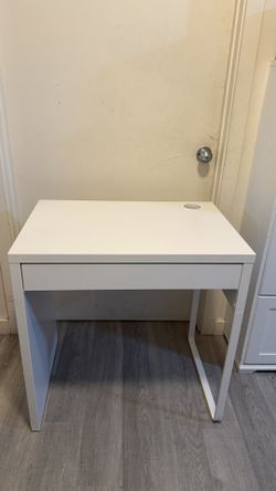 Ikea small Micke  desk