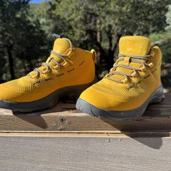 REI Co-Op Kid's Flash Yellow Hiking Boots, Size US 2Y/EU 33