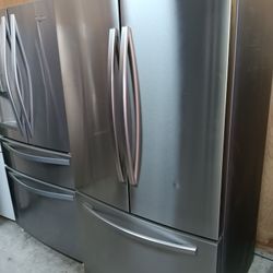2022 ♦️ Samsung Refrigerator Stainless Steel Everything Works Good Ice Maker On The Bottom 🛑