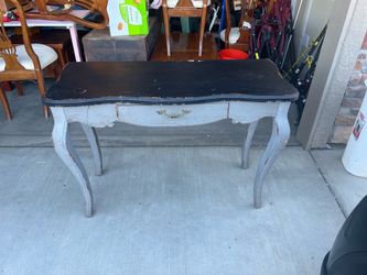Provential writing desk