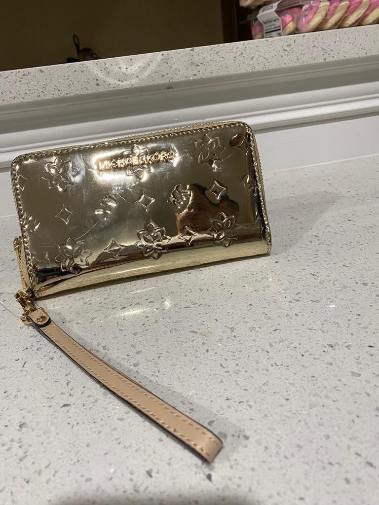 Selling Brand new micheal kors bag SERIOUS PEOPLE ONLY