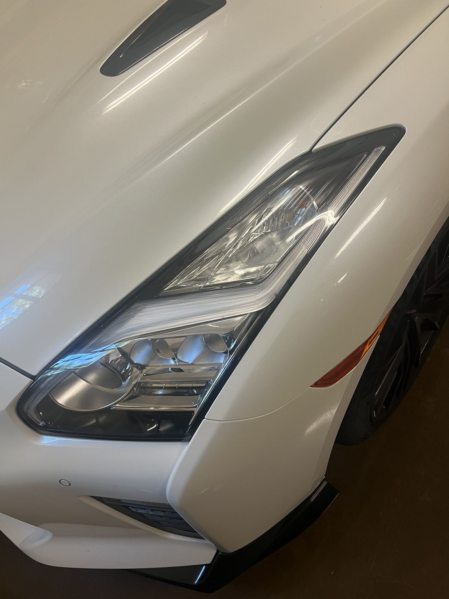 Headlight Restoration & Ceramic Coating