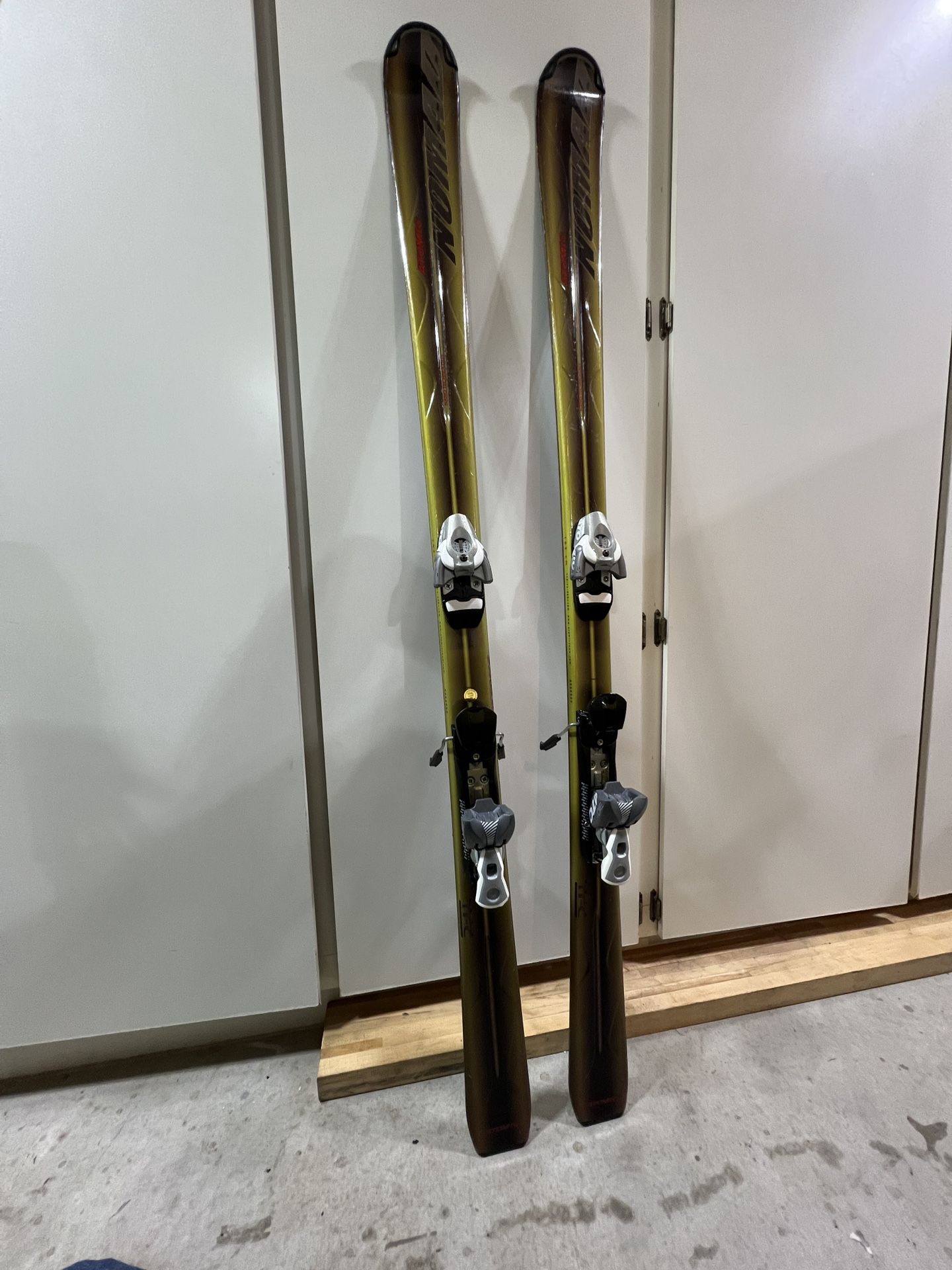 Atomic skis 162 cm