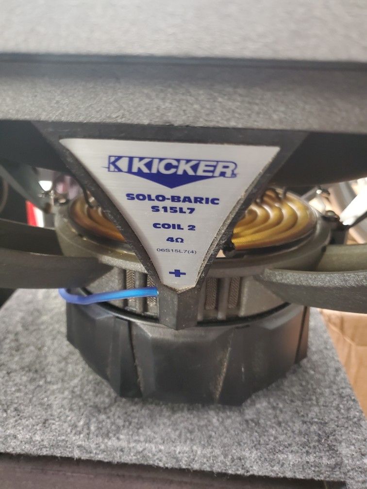 HARD POUNDING 15INCH SUBWOOFER BY KICKER L7 EXCELLENT CONDITION $300