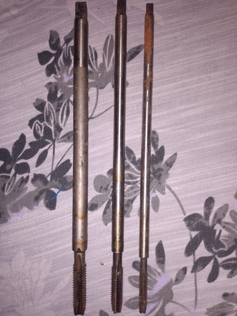 Almost New Beasley Long Taps Set Of 3