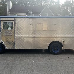 Fully Loaded Food Truck For Sale 