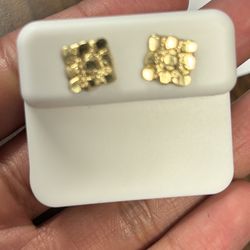 10krt gold earrings