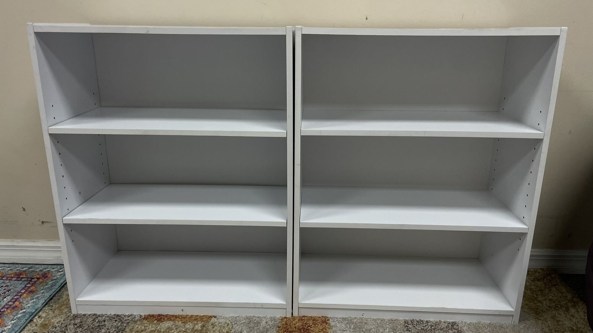 2 Bookcase 📚 3 adjustable shelfs 25”W x 31.5H Dos estanterías con estantes de altura regulable