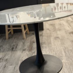 White Round Dinning Table 