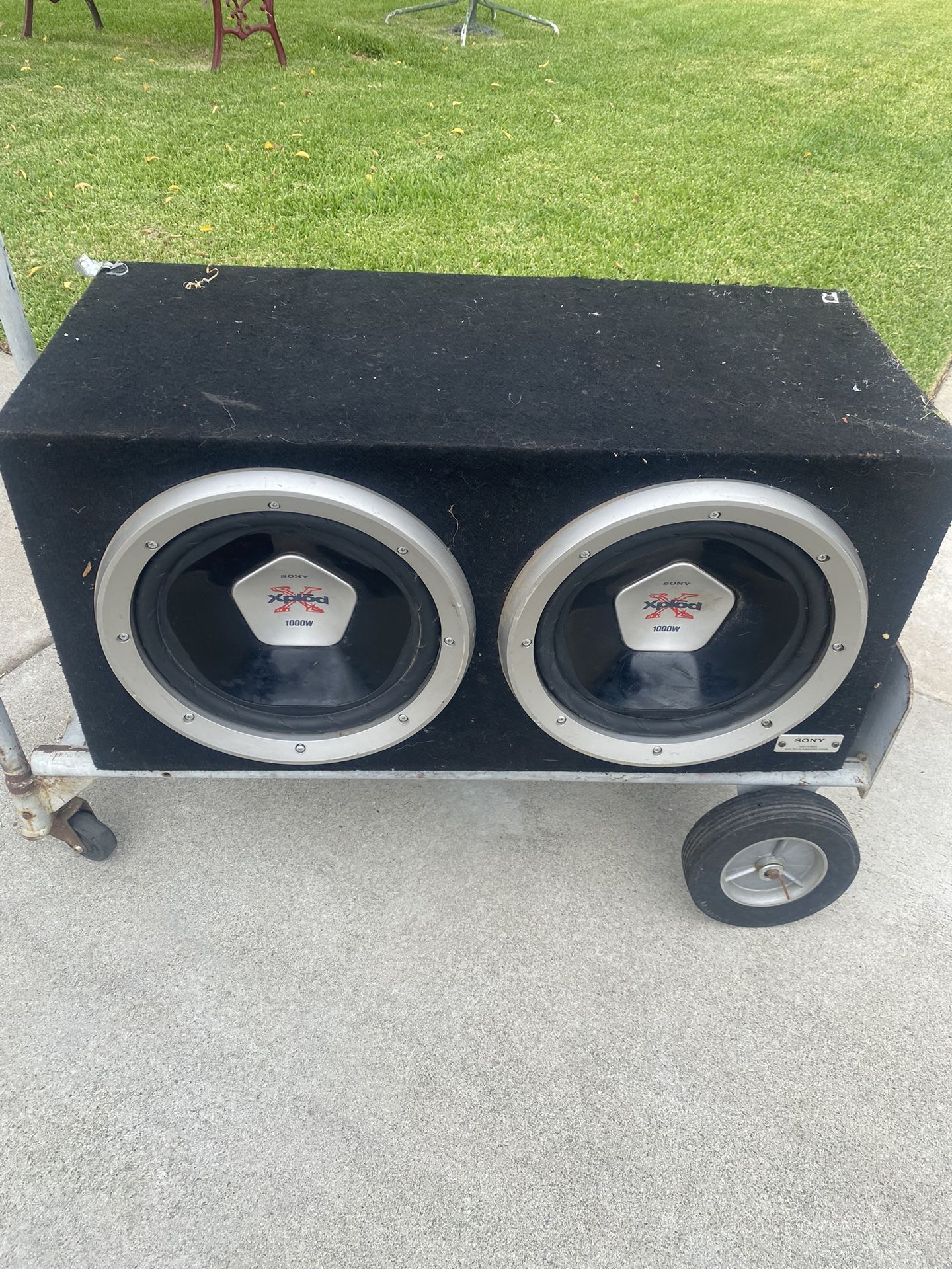 Sony explode 12 inch old-school subwoofers they bump hard