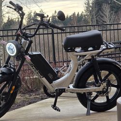 E-bike 30mph 70mi 52v HyperScorpion Juiced Bikes electric bike for sale trade