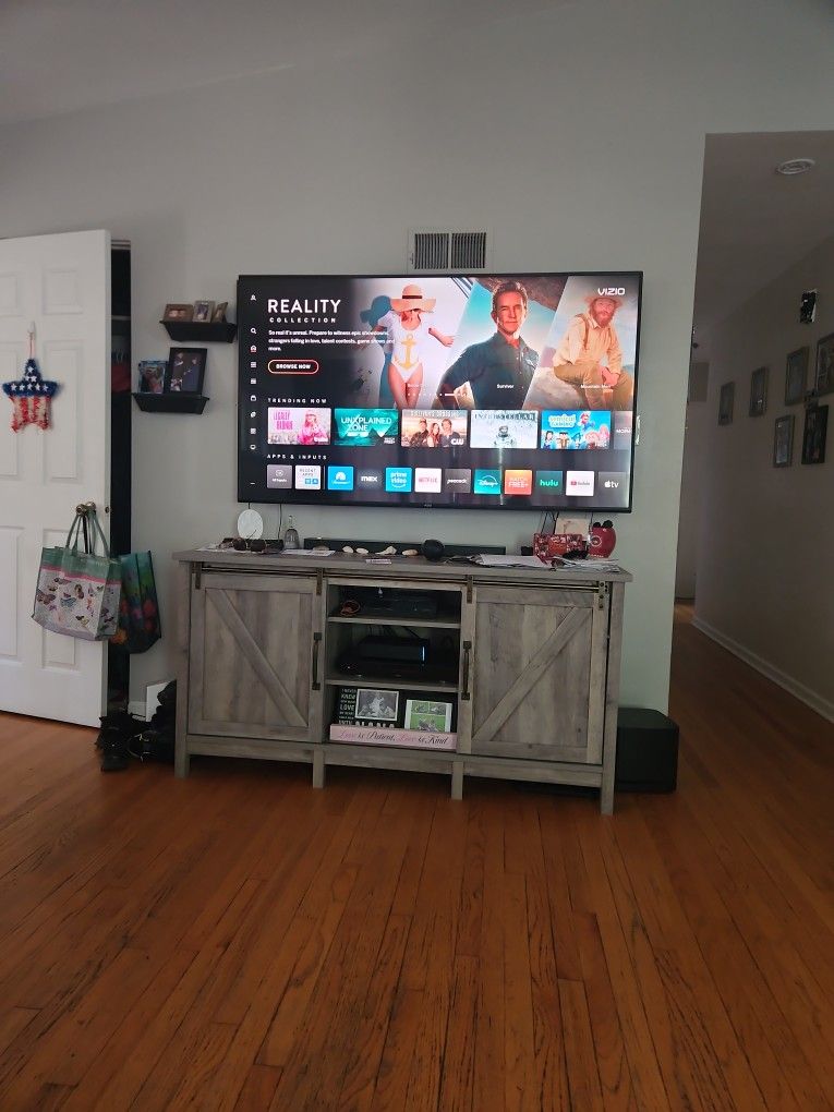70" Vizio LED UHD HDR 4K smart TV
