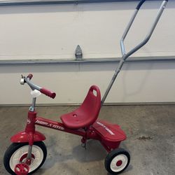 Like new Radio Flyer Deluxe Steer & Stroll Trike – Excellent Condition, Retails $70