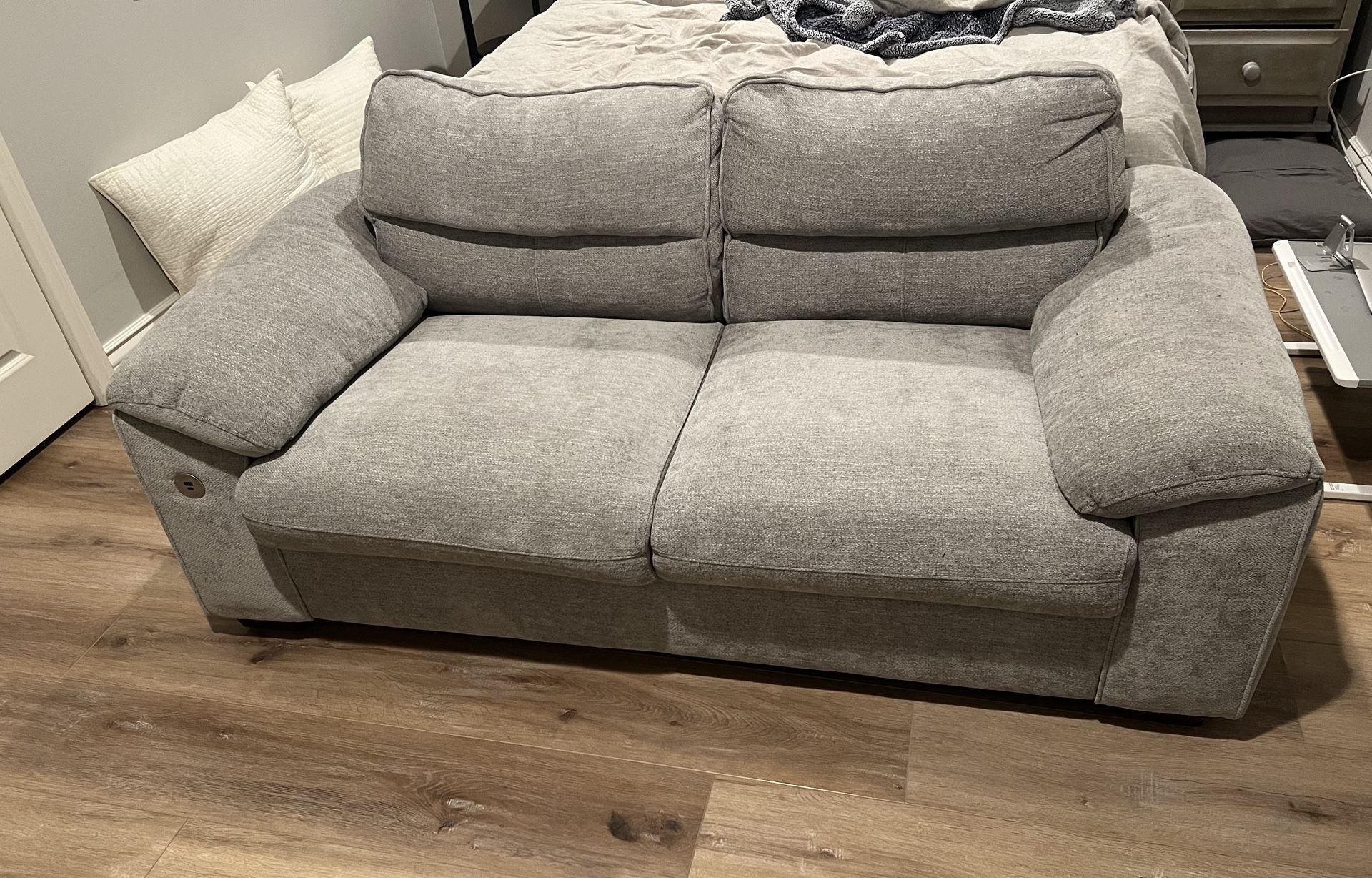 Modern Light Grey Chenille Loveseat – USB Port – 71.5