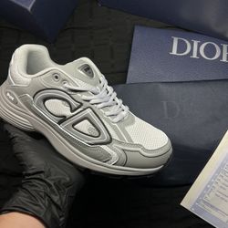B30 Christian Dior Sneakers 