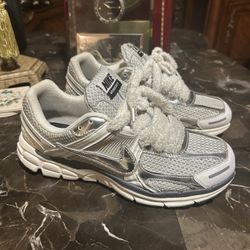Nike Men’s Zoom Vomero 5 