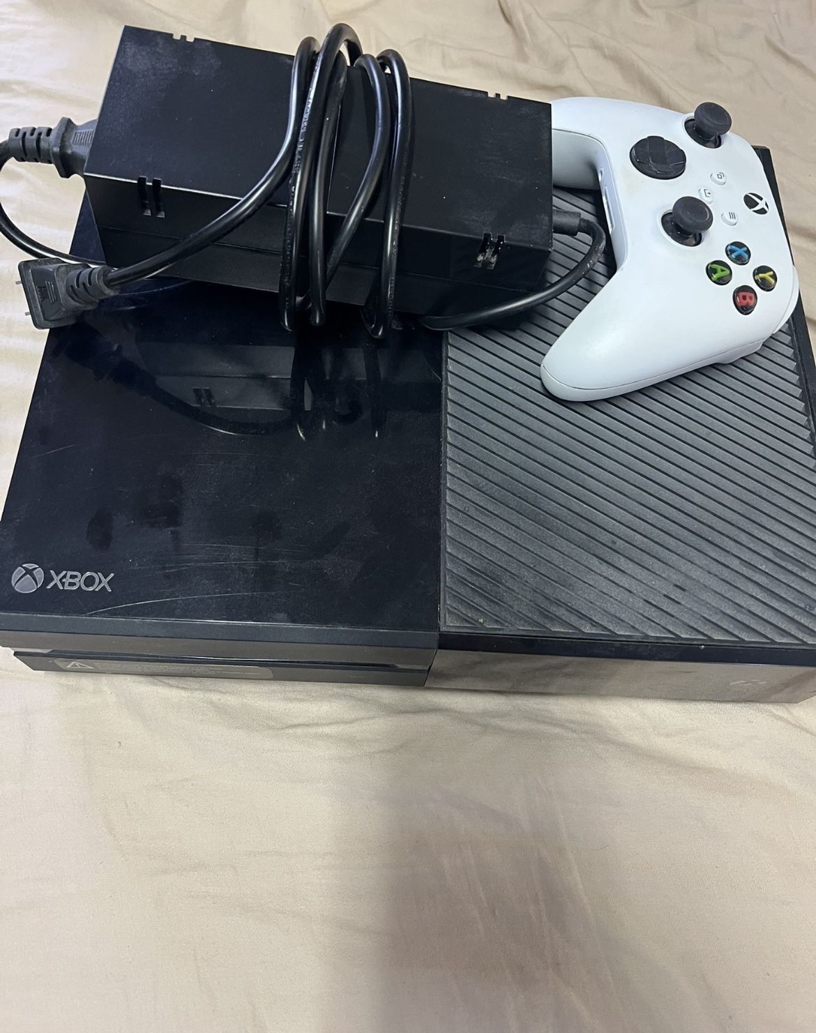 Xbox One 500GB Console With Controller