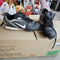 Women's Softball Cleats
