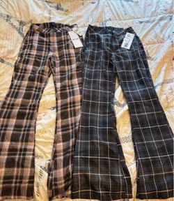 2 NEW Almost Famous ’90s Flare Plaid Pants – Size 1 – NWT