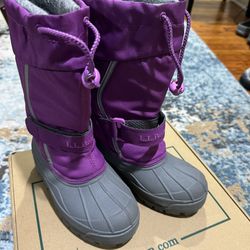 L.L Bean Snow Boots Size 12 Little Kids
