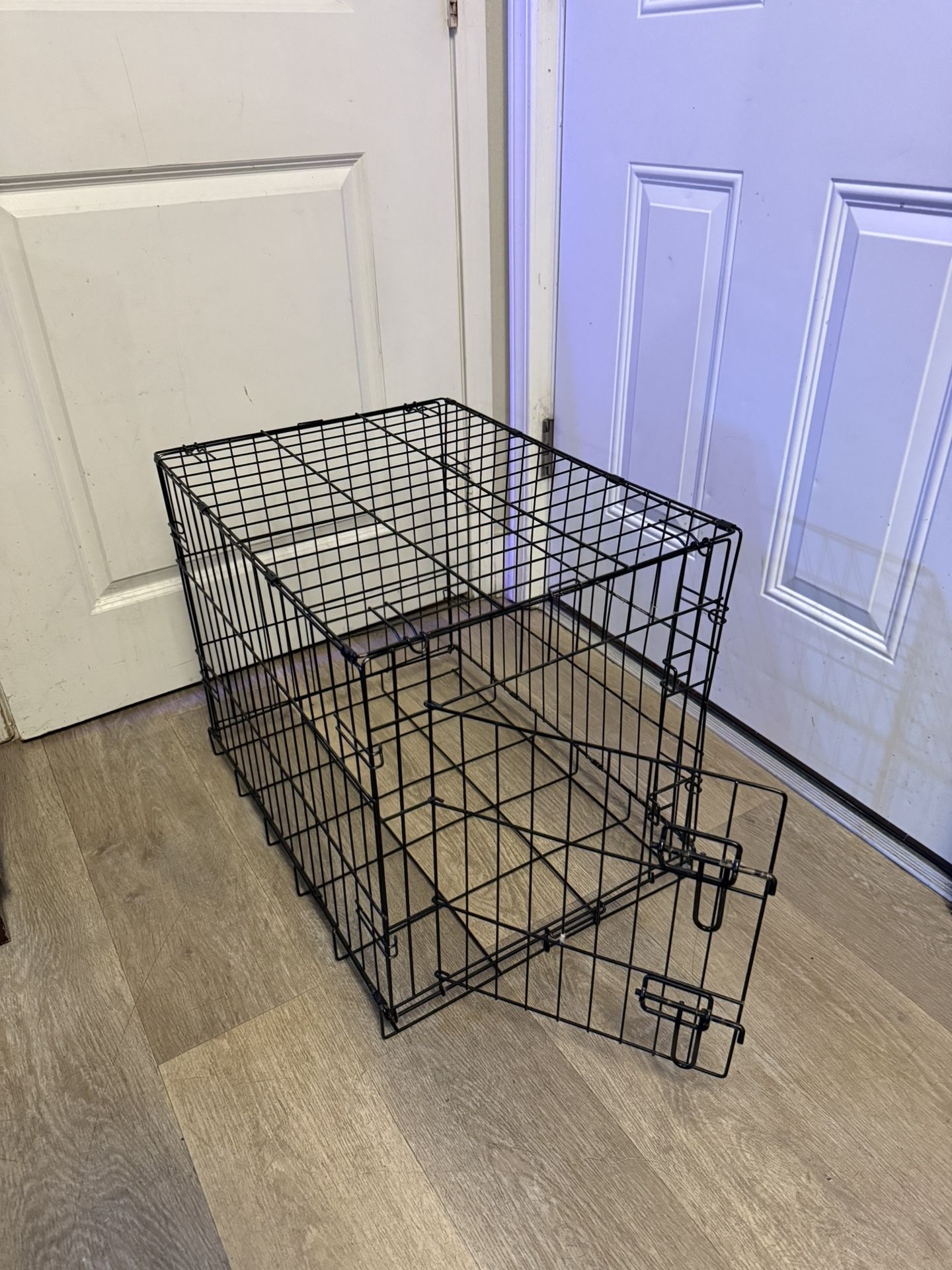 Medium Collapsible Single Door Dog Crate