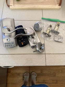 SCHLAGE FE595 CAM 626 ACC Camelot Keypad Entry with Flex-Lock and Accent Levers, Brushed Chrome