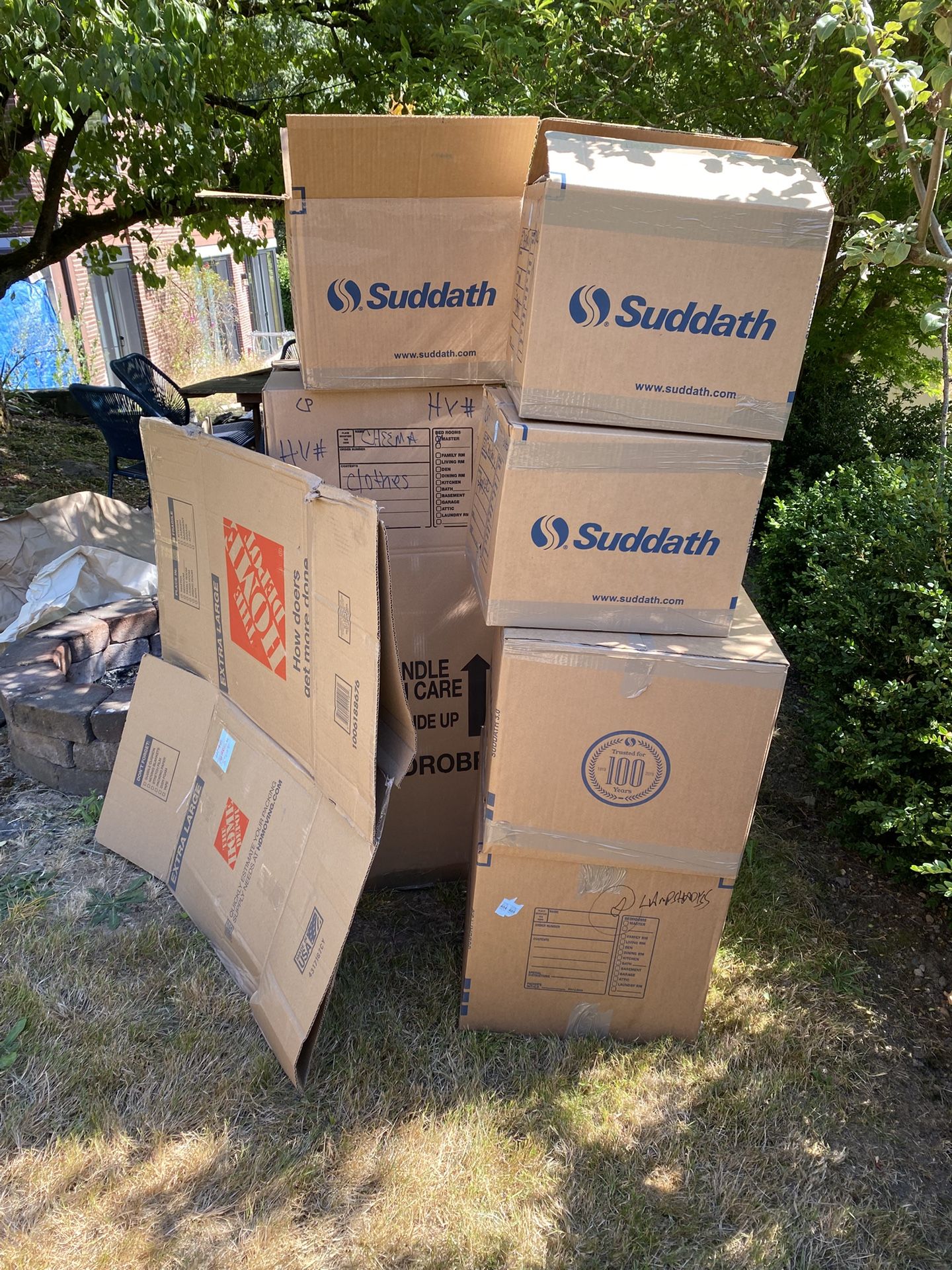 FREE MOVING BOXES & PACKING PAPER