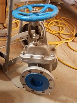 F&W figure 451 a 4 inch stainless steel flange gate valve
