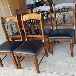 5 Chairs No Table 