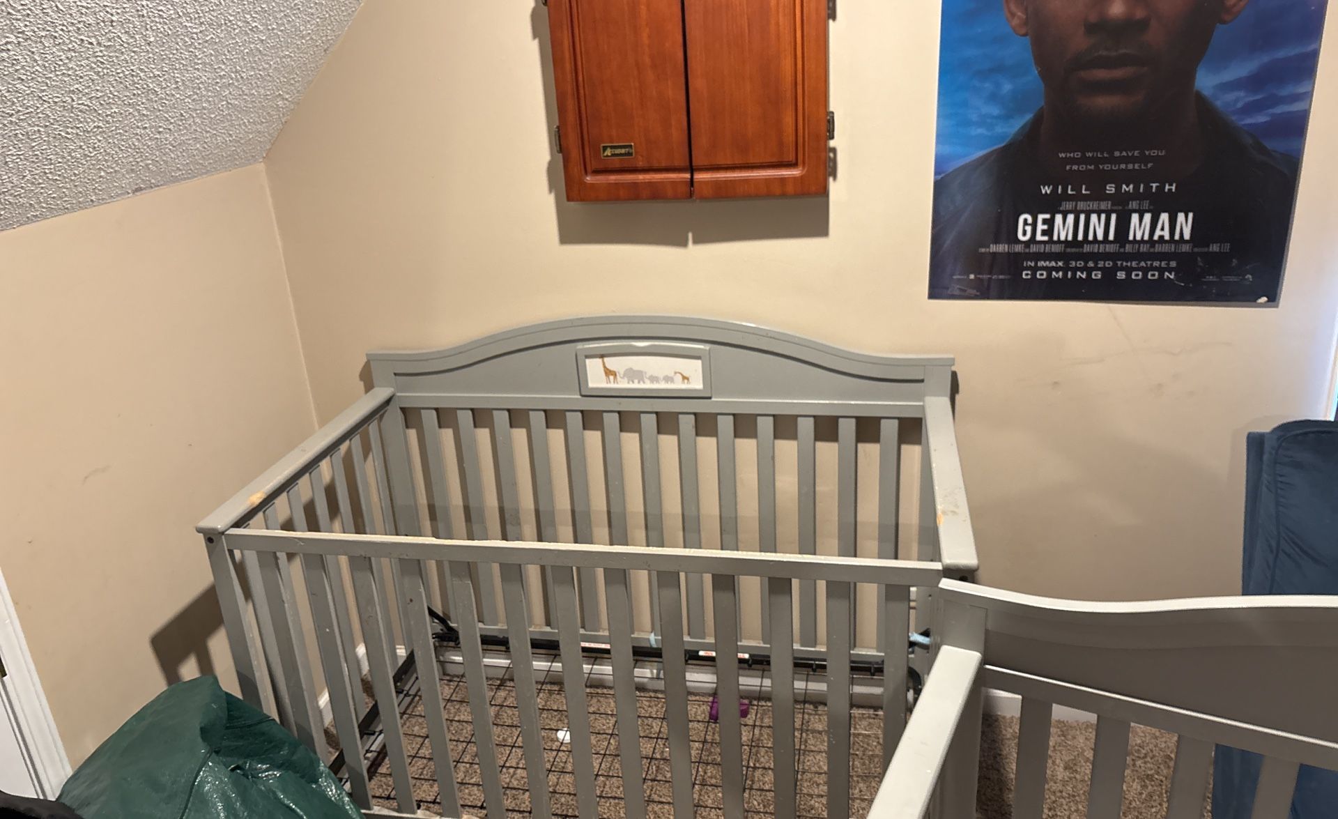 Baby crib Grey