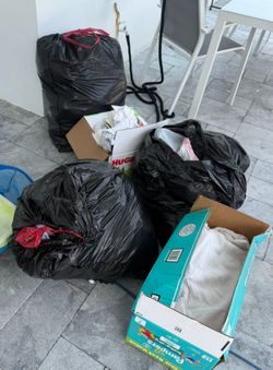 400 Pices Of Clothe Shoes For Kids And Toys