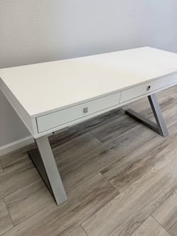 Modern Desk with Drawers and Metal Legs