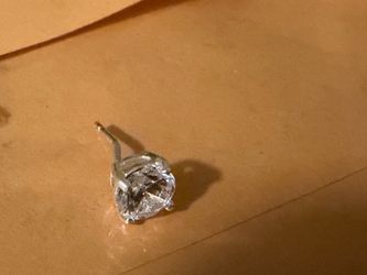 Platinum gold one diamond earring