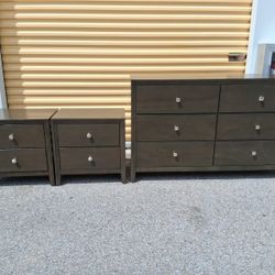 Wood Dresser And 2 Matching Nightstands