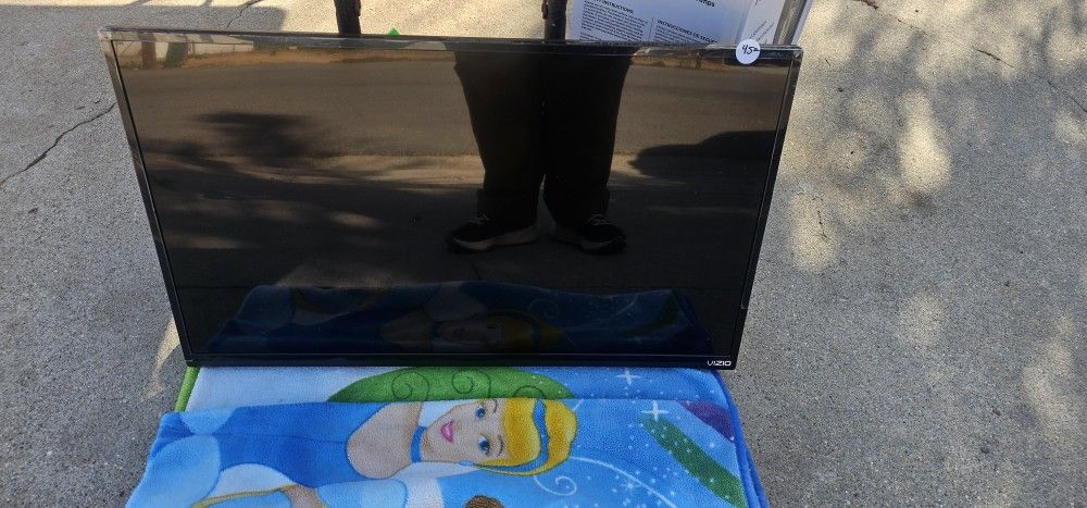 32 Inch TV Vizio