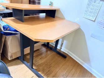 Great Multi-Level Desk – Solid Quality – Pickup Before Friday 10 AM