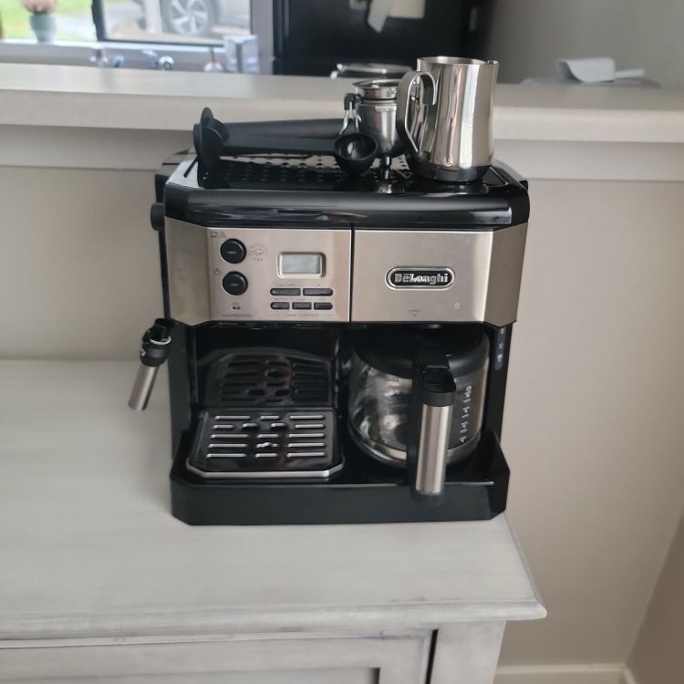 DeLonghi Espresso Machine Combo Drip Coffee Maker BC0330T Stainless Black-  Works