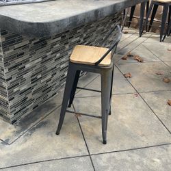 8 Counter Height Swivel Bar Stools 