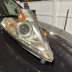 2010 Nissan 370Z Left Headlight