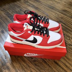Nike Dunk Low Retro PRM Chicago Split Size 10.5 University Red Black DZ2536-600
