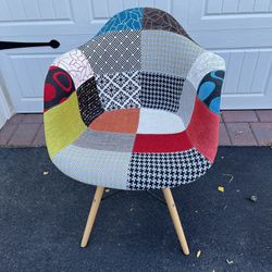 Mid-century Modern Upholstered Plastic Multicolor Fabric Patchwork Daw Shell Dining Chair With Wooden Dowel Eiffel Legs