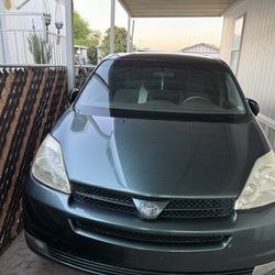 2004 Toyota Sienna