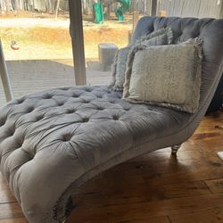 Sofa Chase