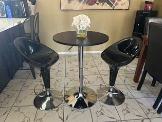 Bistro table and 2 barstools