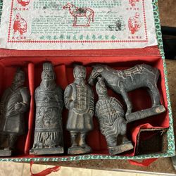 Warriors From Qin Dynasty Emperor Shi Figurines 