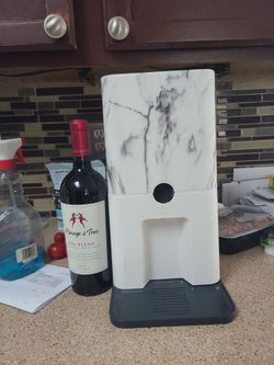 Wine dispenser